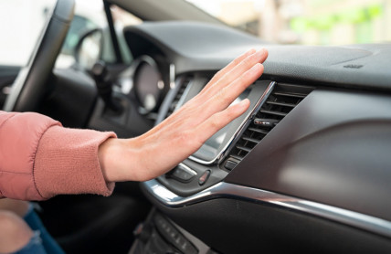Klimatizace v autě: Jak ji v extrémním vedru správně používat?