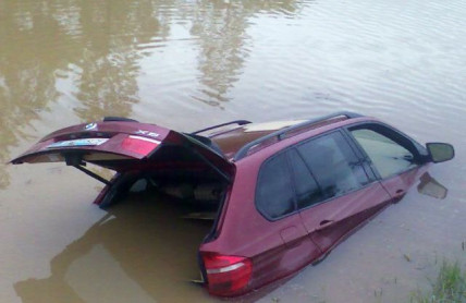 Pozor na „plaváčky“ aneb Jak poznat vytopené auto